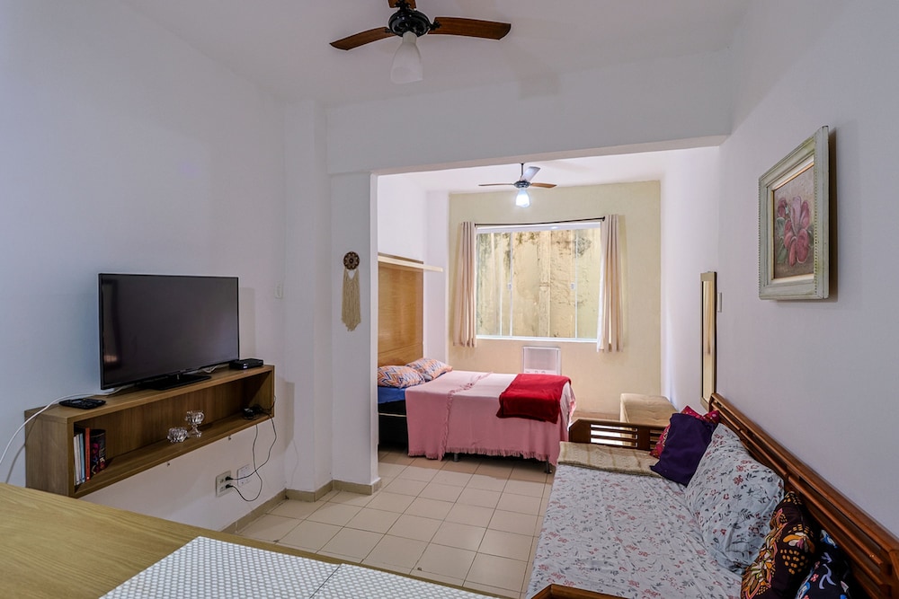 Loft c Ar e Wi-fi a 100m da Praia de Copacabana