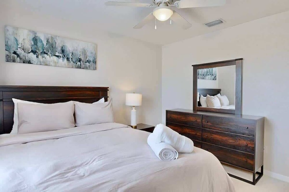 Brooksville Retreat! 3 Bed, 2 Bath!
