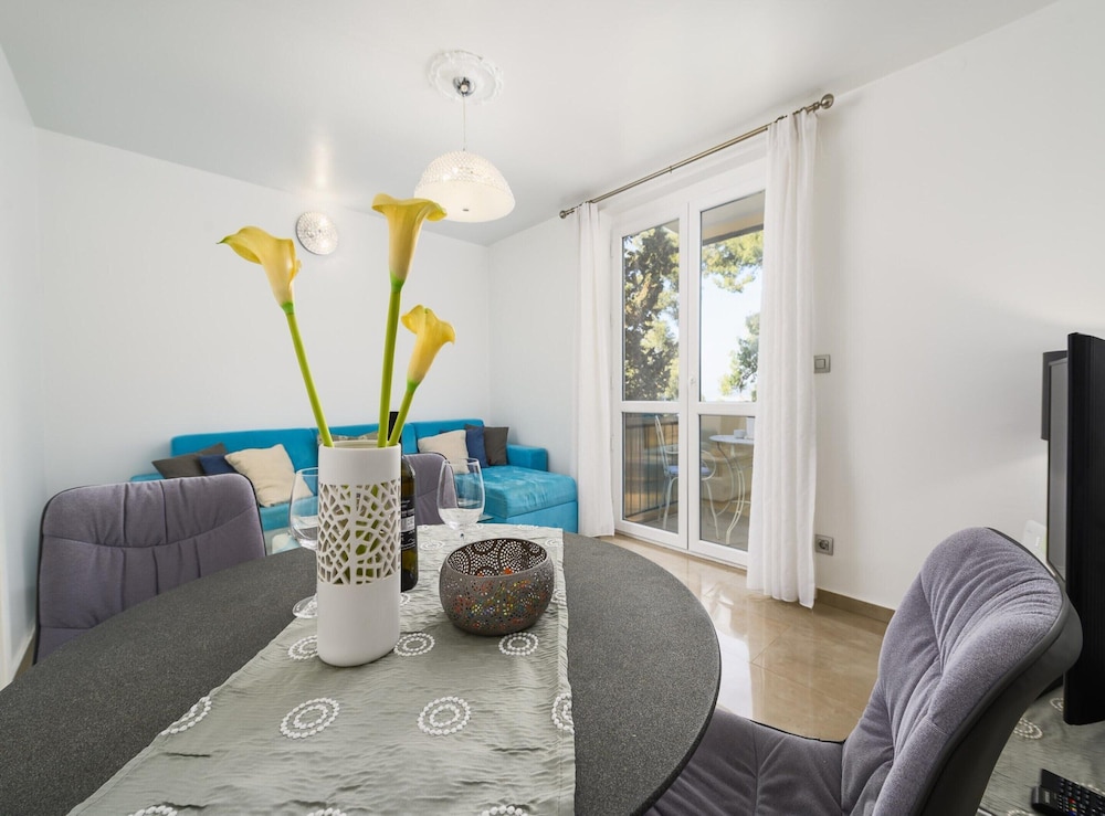 Premium Apartment With Patio