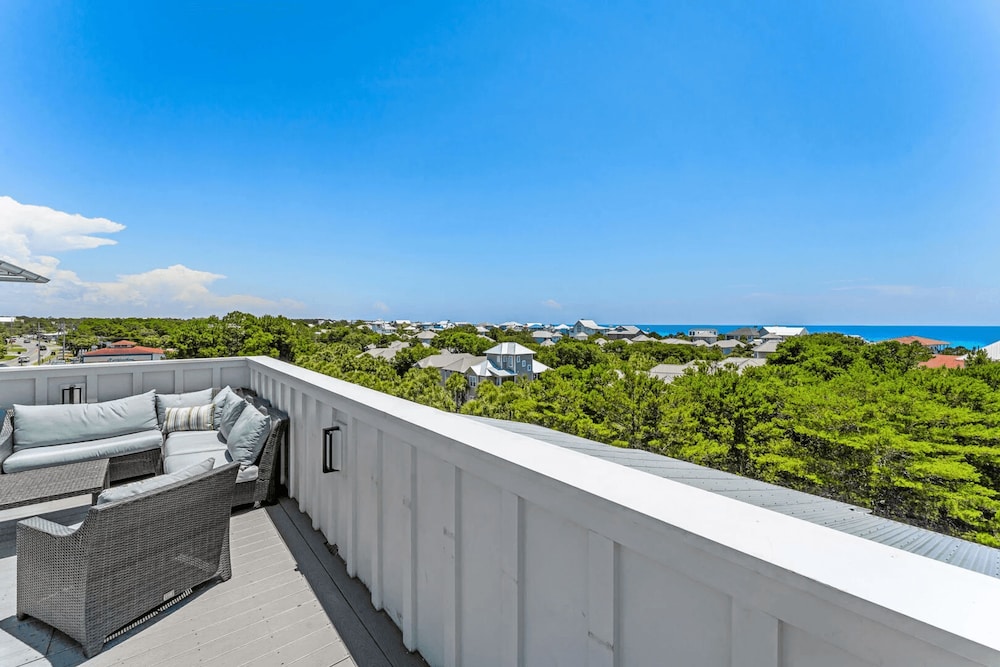 Our 30A Sandcastle by Avantstay Luxury Pool Rooftop Gulf Views