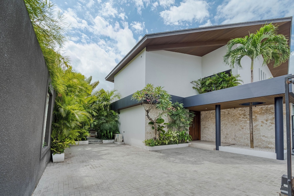 Villa Rosa by Pertama Management