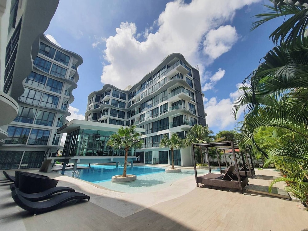Stylish Bang Saray Apartment With Pool and Resort Facilities