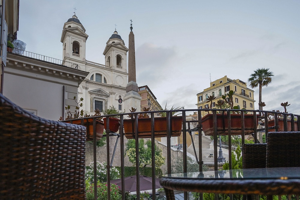 Les Diamants Spanish Steps Suite