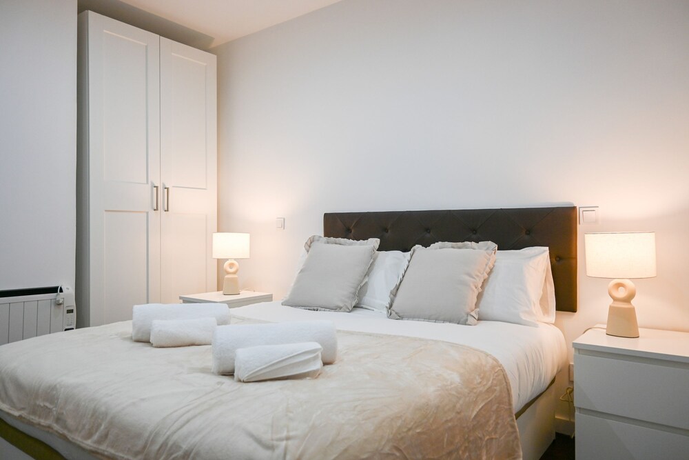 M Sen1692 Amplio Apartamento con Balc n en Calle