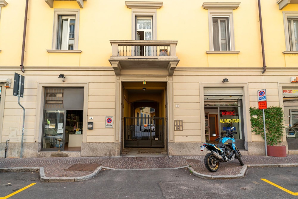 Modern Apartment in Via Carloni by Wonderful Italy