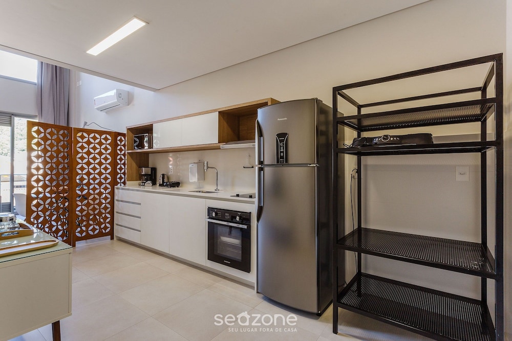 Elus - Building With Rooftop Pool 350m From the Beach!