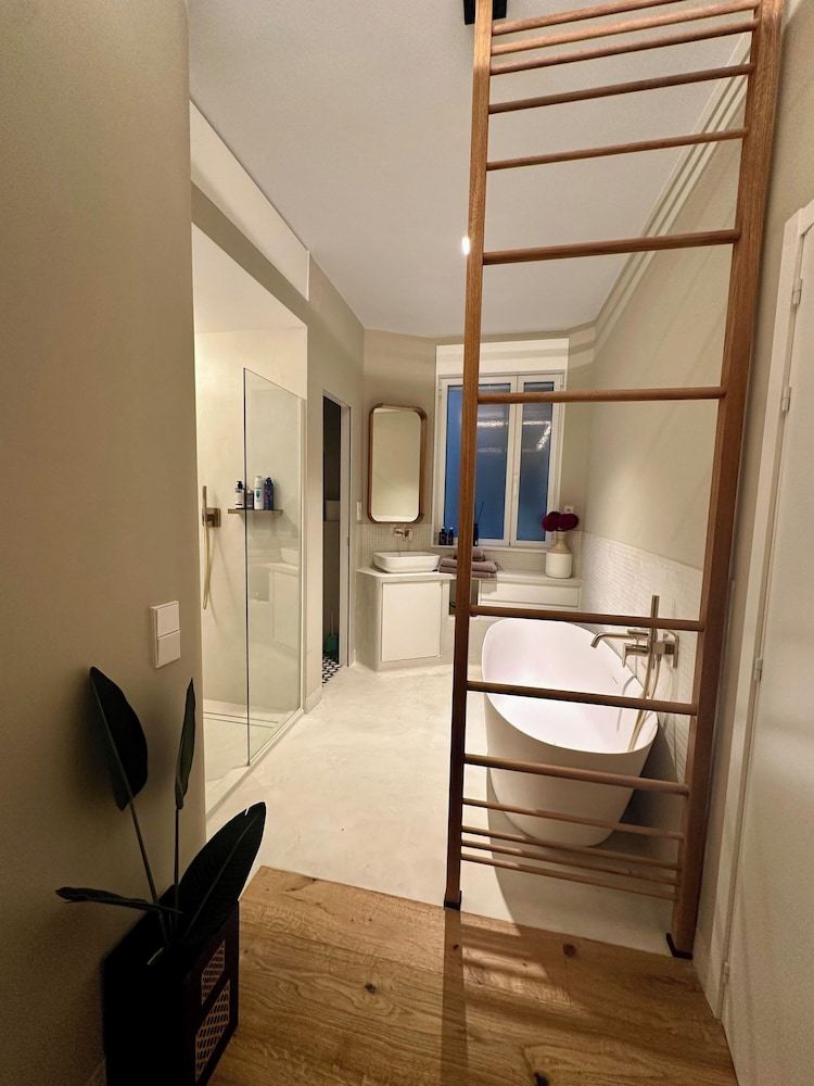 Nerezine Cozy Apartment With Sea View