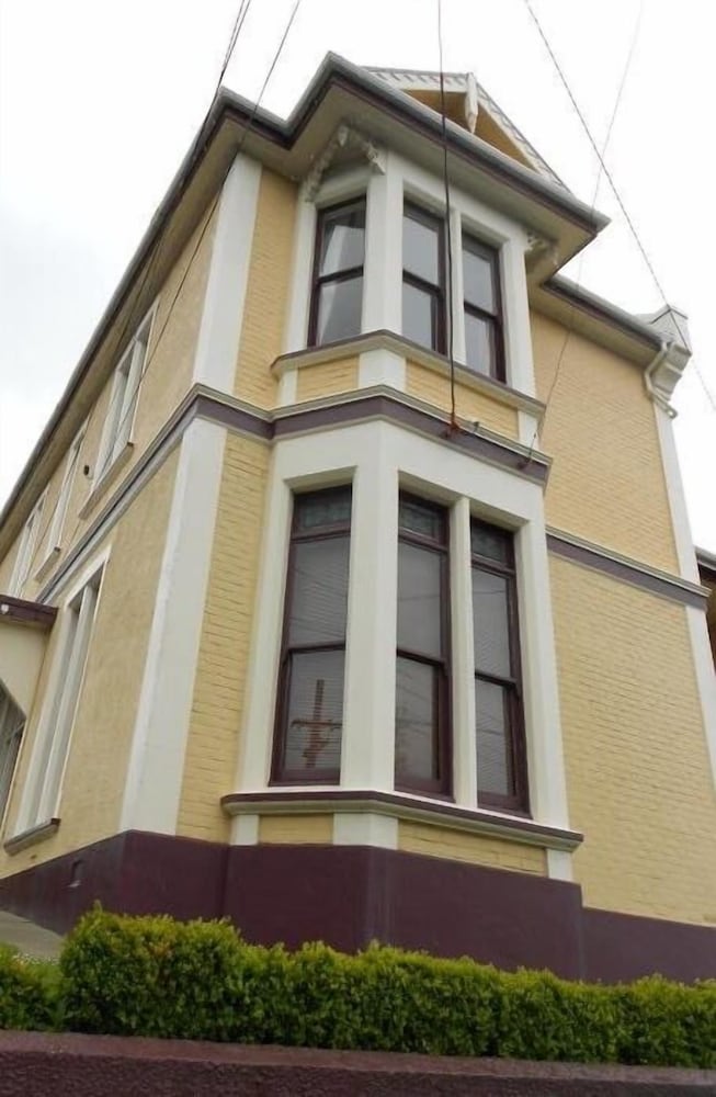 Dunedin Lodge
