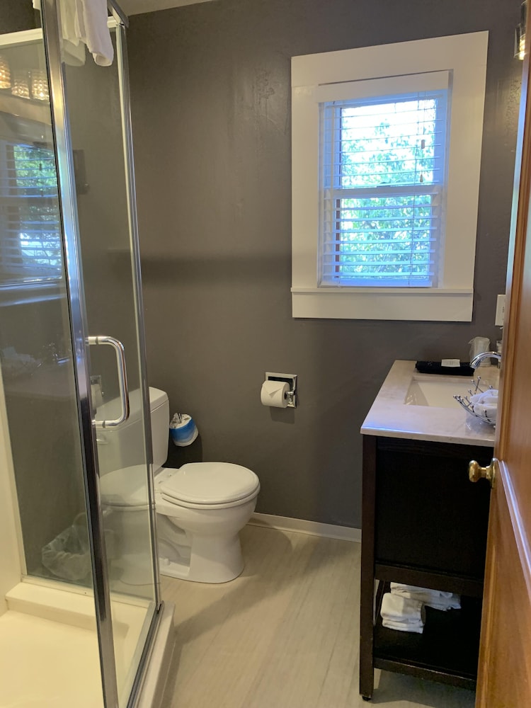 Ashland Vacations - Palm Cottages - Property Image 16