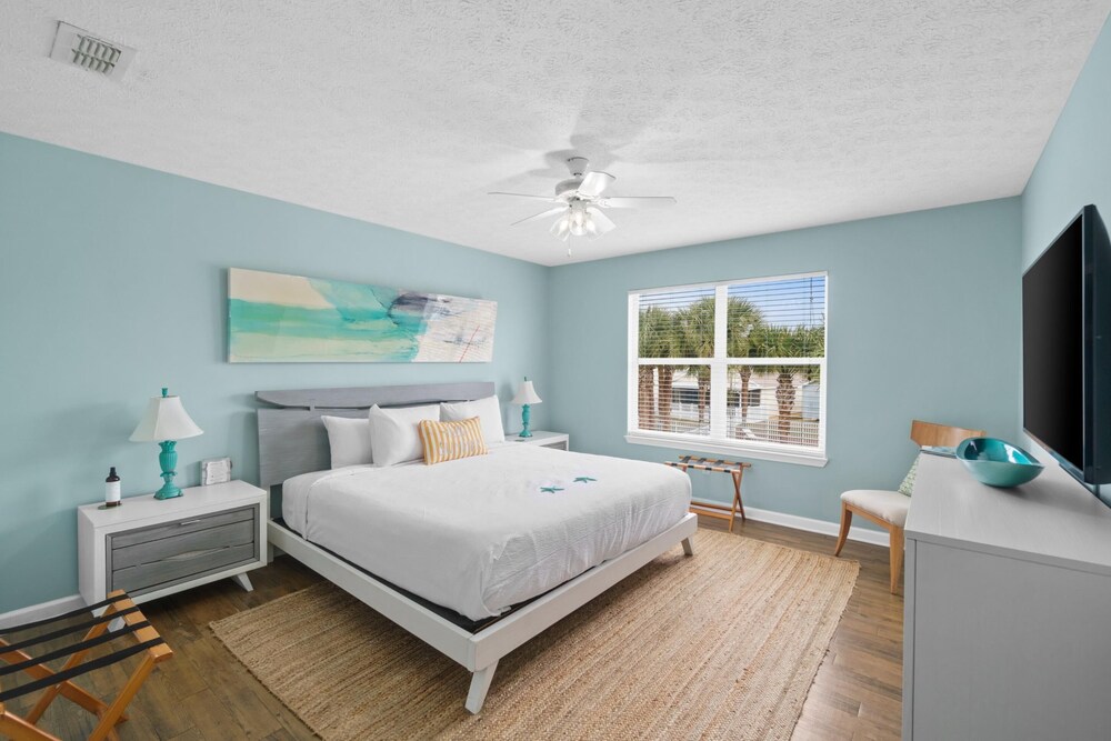 Beach House - Paradise Palace by PHG