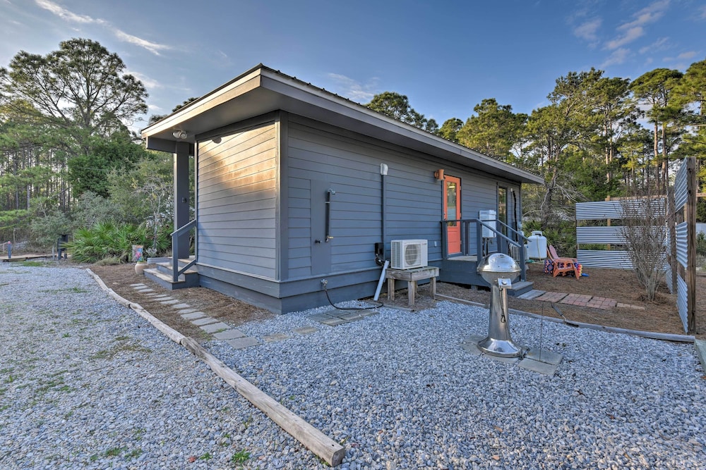 Mid-century Modern Beach Cottage With Fire Pit!