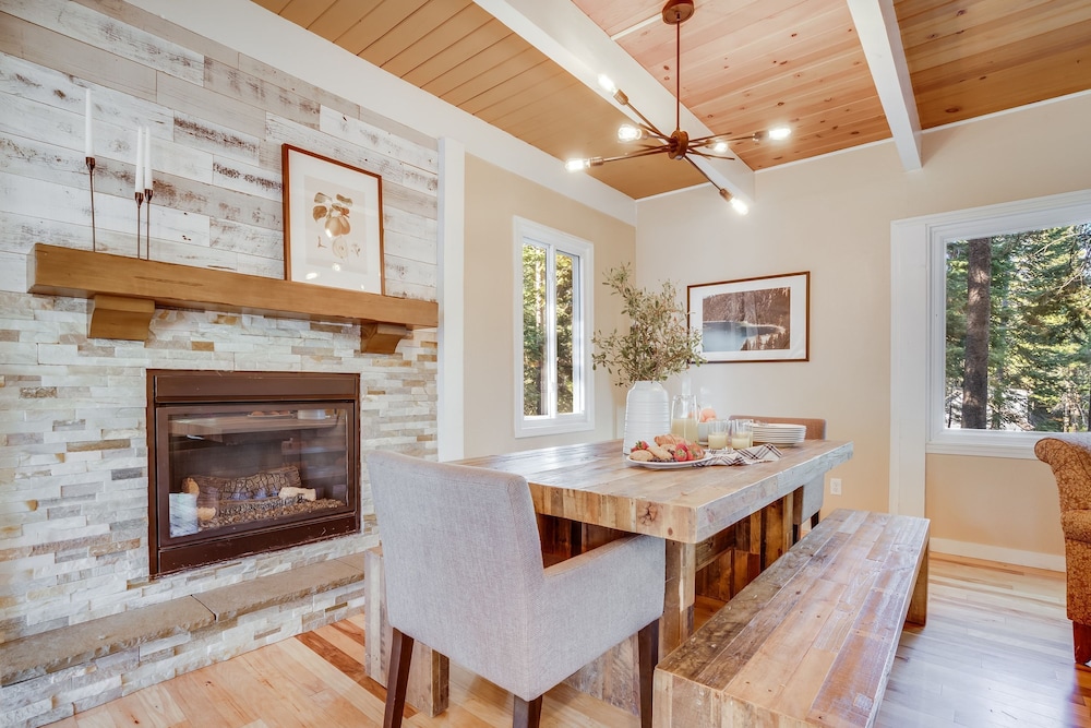 Homewood by Avantstay Amazing Family Cabin w Hot Tub Sauna