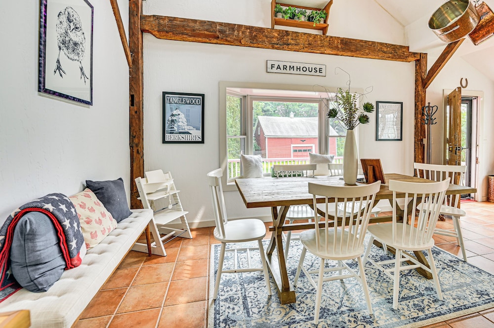 1 Mi to Vineyard: Serene Berkshires Country Escape