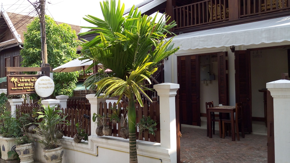 Peninsula Villas