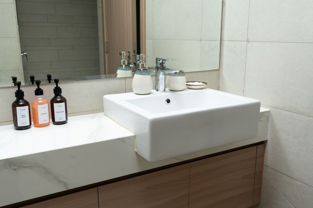 Nasma Luxury Stays - Azizi Riviera 44