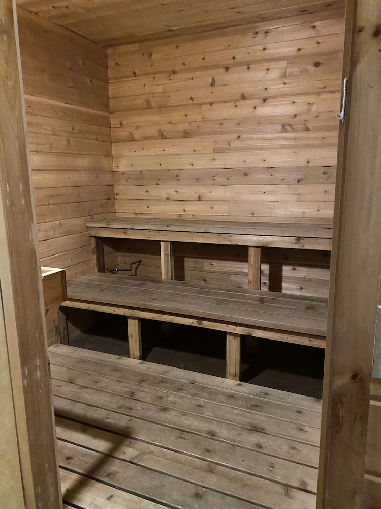 Gunflint Lodge & Outfitters