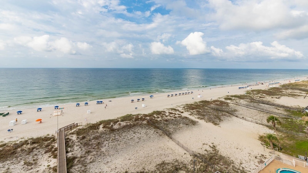 Island Winds West 876 1 Bedroom Condo