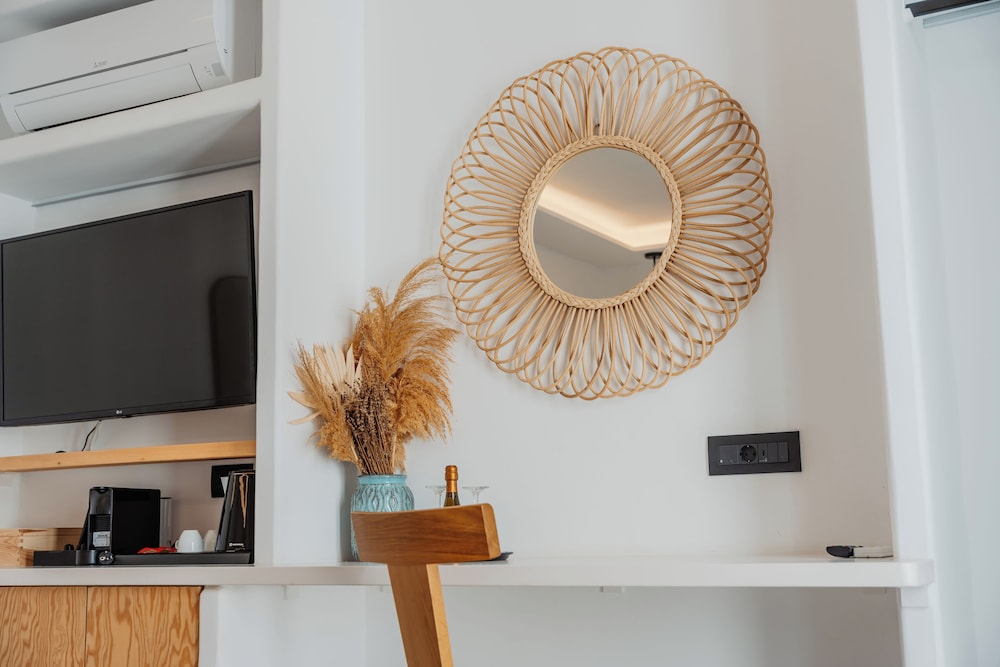 Oliving Mykonos Luxury Suites