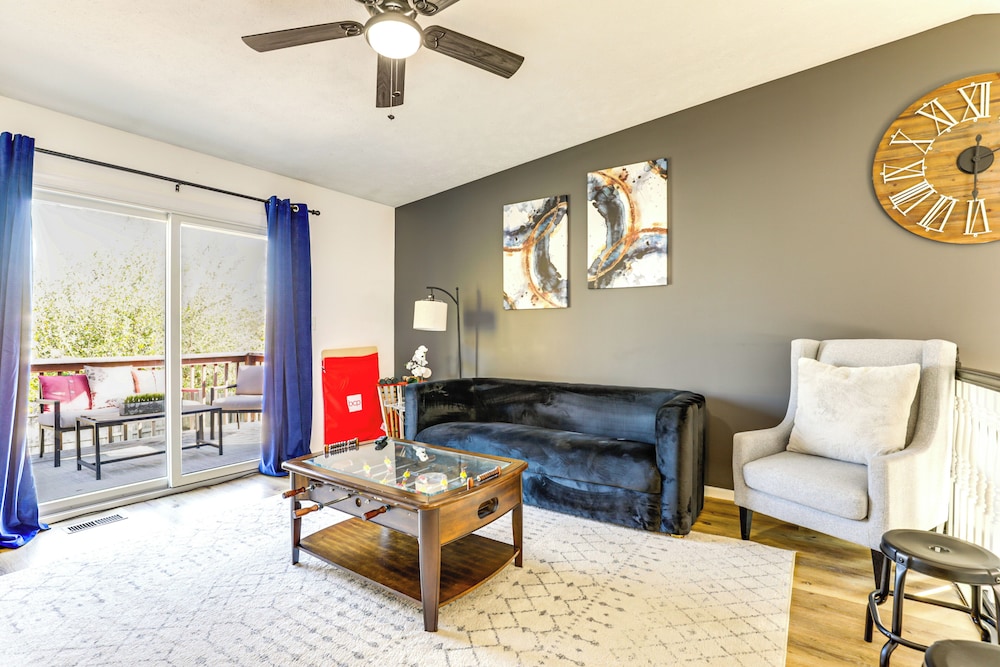 3 Mi to UNL & Memorial Stadium: Home w/ Large Yard