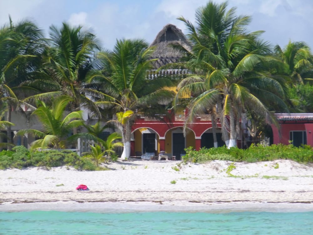 Beachfront Groundfloor Hacienda del Cuyo