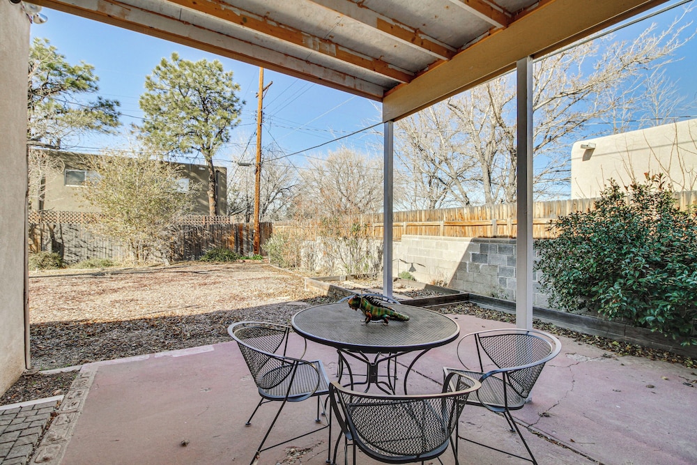 Dog-friendly Albuquerque Home: 1 Mi to U of NM! view 4