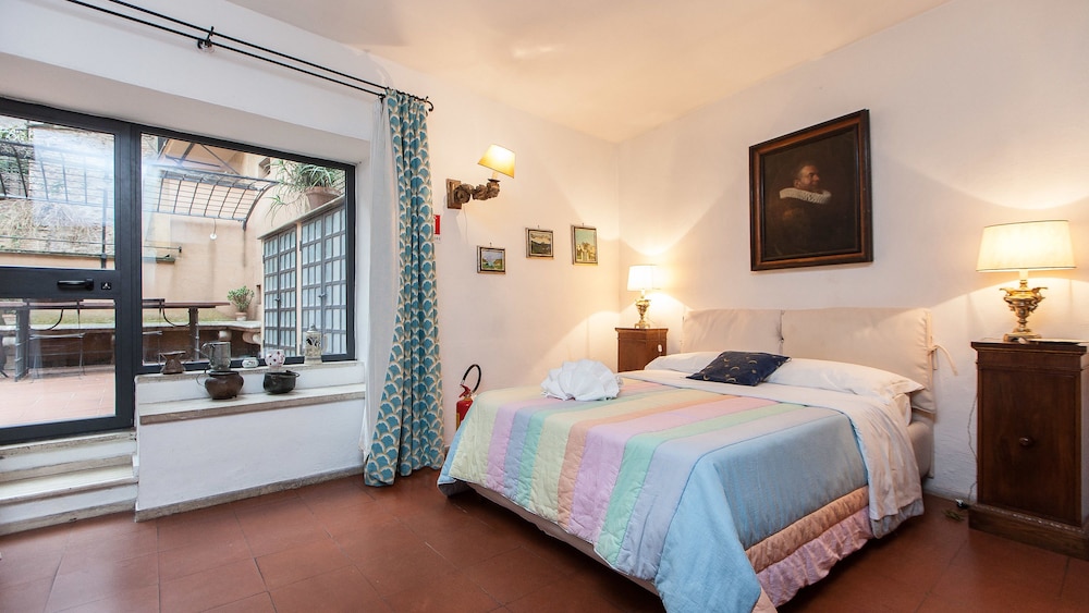 Rental in Rome Arco Ciambella Loft