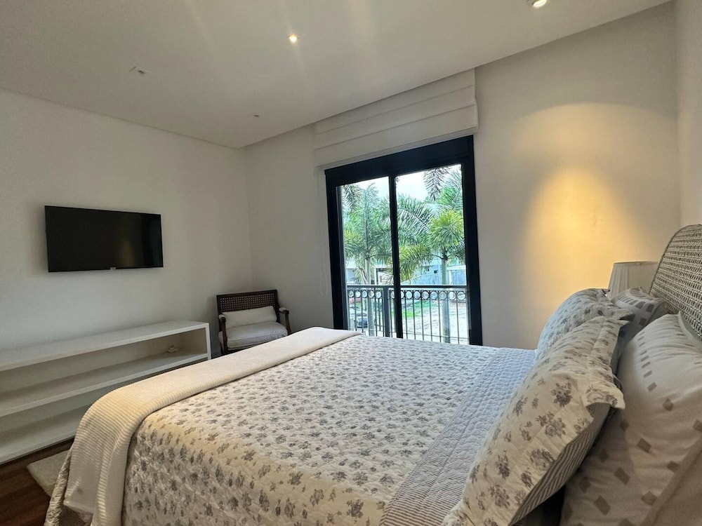 Mans o 6 Suites Riviera