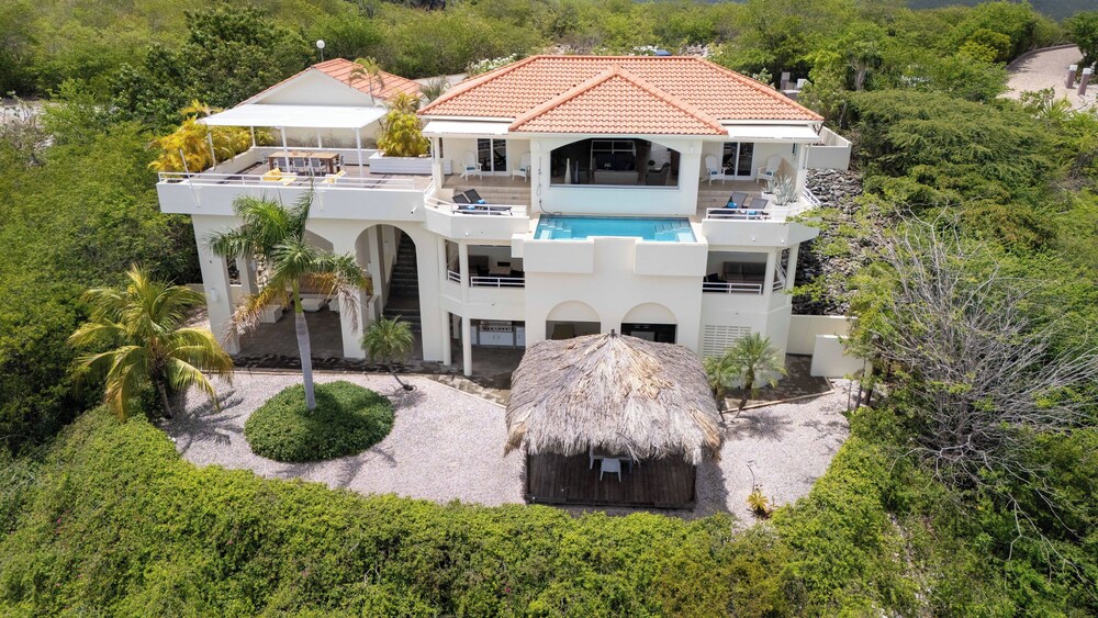 Coral Estate Holidays