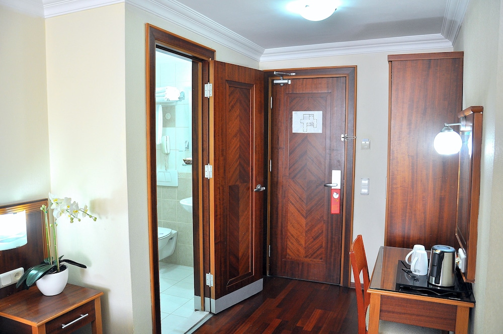 Centrum İstanbul Oteli - Image 17