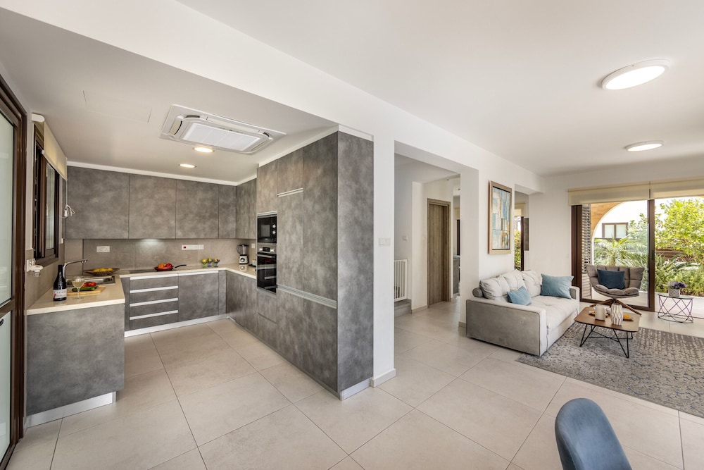 Ayia Napa Luxury Seaside Villa Ionion H15