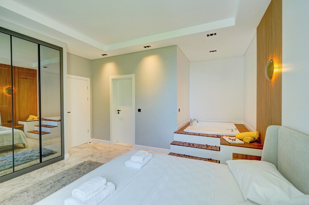 Neptune-2 PLANET LUXURY VILLAS