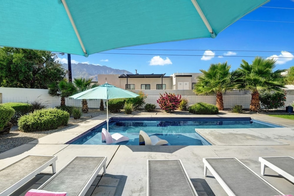 Biskra by Avantstay Classic Palm Springs Getaway W Outdoor Living Pool Permit 4869