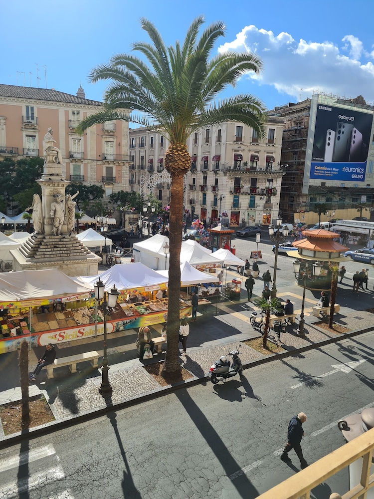 Toscano Palace Luxury Rooms Catania