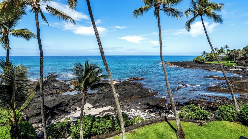 Ocean Front With Private Lanai - In-unit AC - Vrkcv