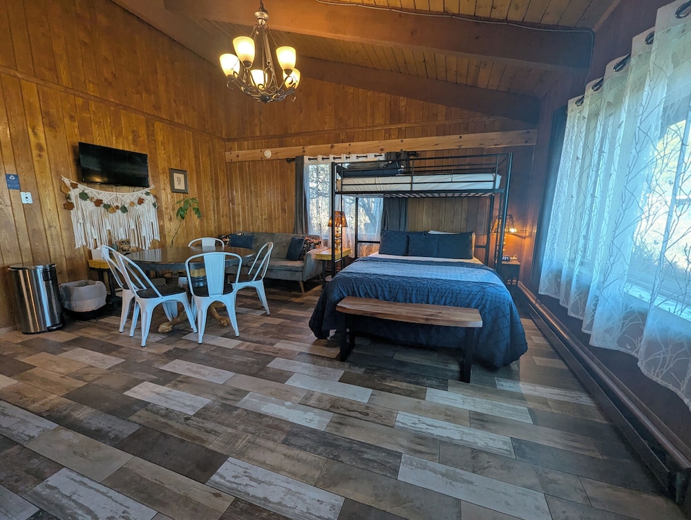 Feather Nest Inn
