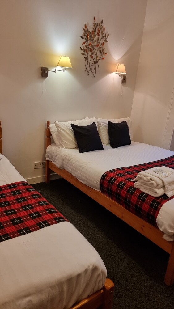 The Hampton Court Guesthouse