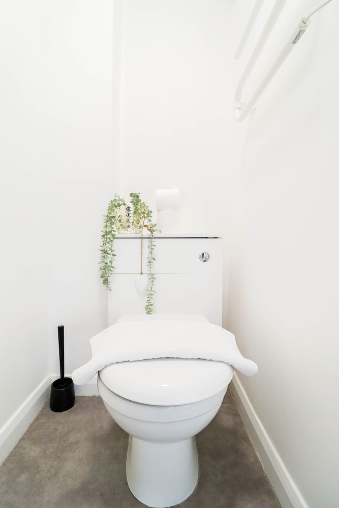 Cosy and Bright 1-bedroom Stay