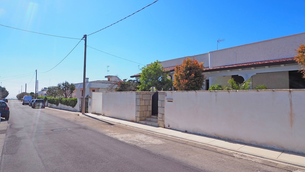 Villa Fede - 3 Bedrooms 2 Bathrooms air Conditioning by the sea