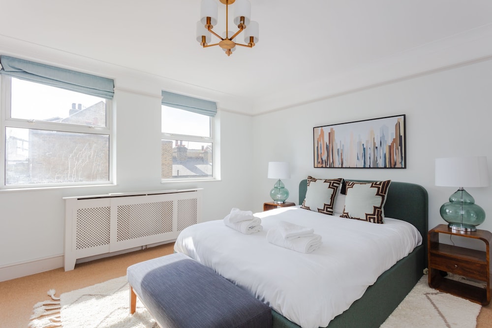 Newly Refurbished 4 Bedroom House in East London