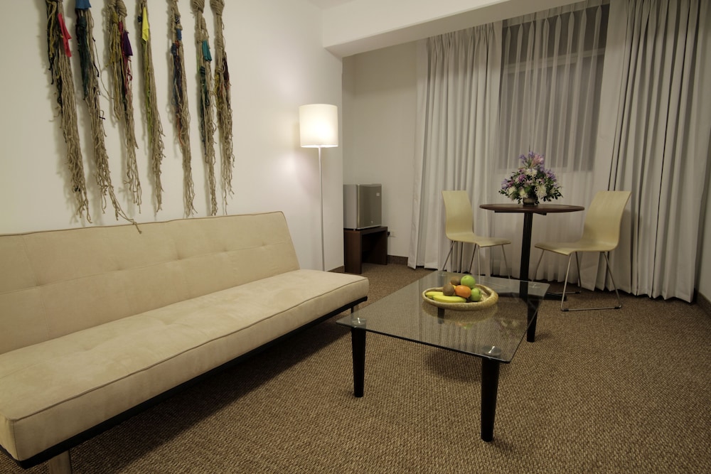 Suwardika Homestay and Dormitory - Hostel