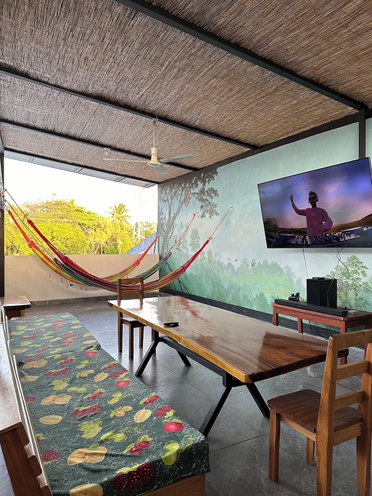 Sandy Toes Hostel