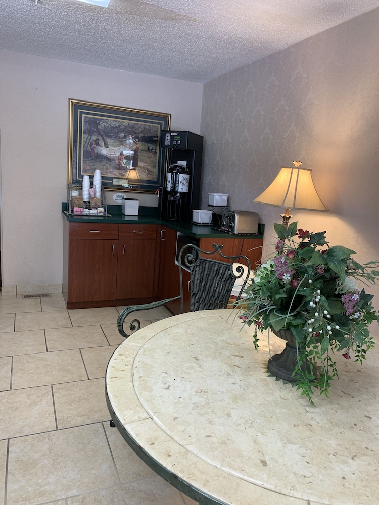 Brookshire Inn