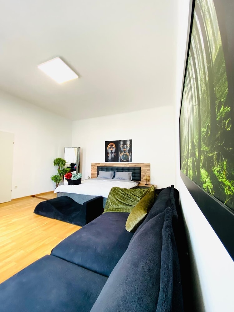 Bright 2BR Apartment Near Westbahnhof
