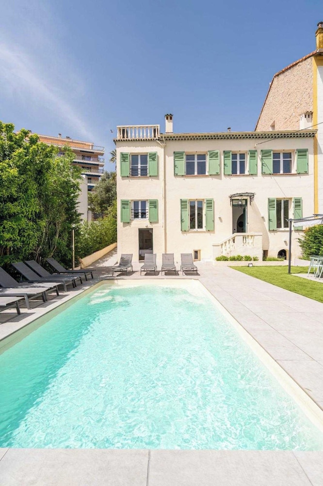 Superb Villa With Swimming Pool & Wellness Area