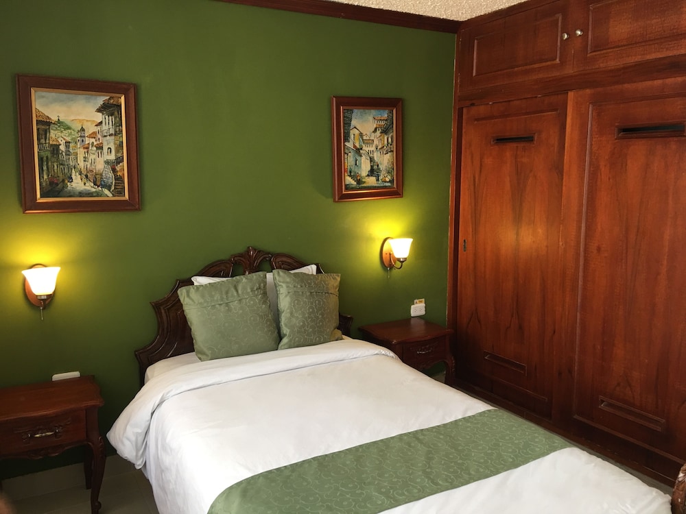 Hostal Mitad del Mundo