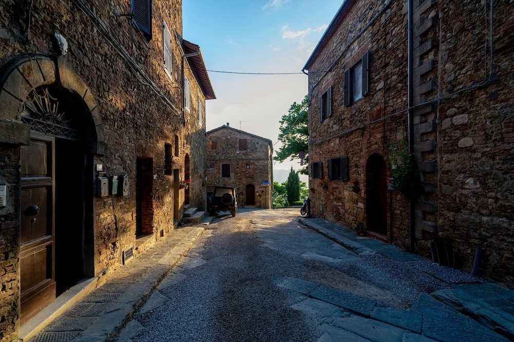 Tuscan Sun With Shared Pool view 3