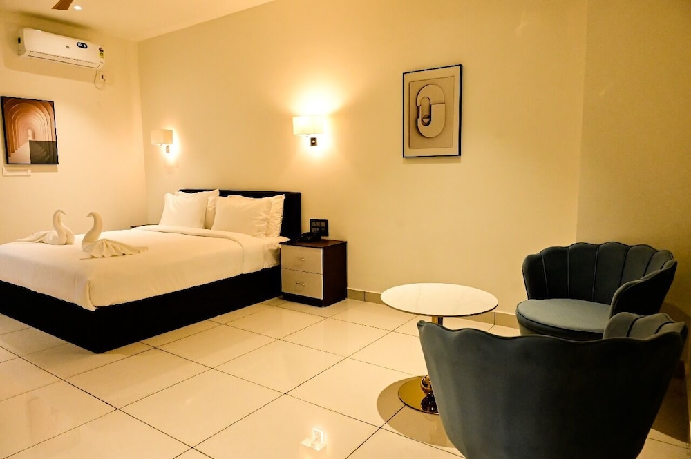 Hotel S S International