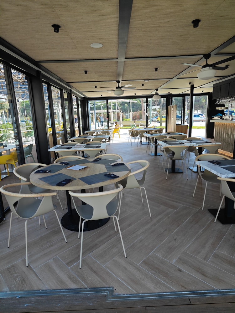 Santa Susanna Vacations - AQUA Hotel Onabrava  Spa - Property Image 7