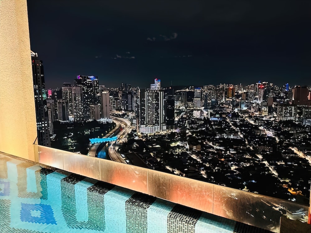 Scarletz Suites KLCC by Emily in Town
