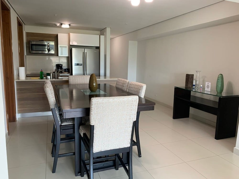 Blue Home I Spacious 1 Bed With Park View Parkside